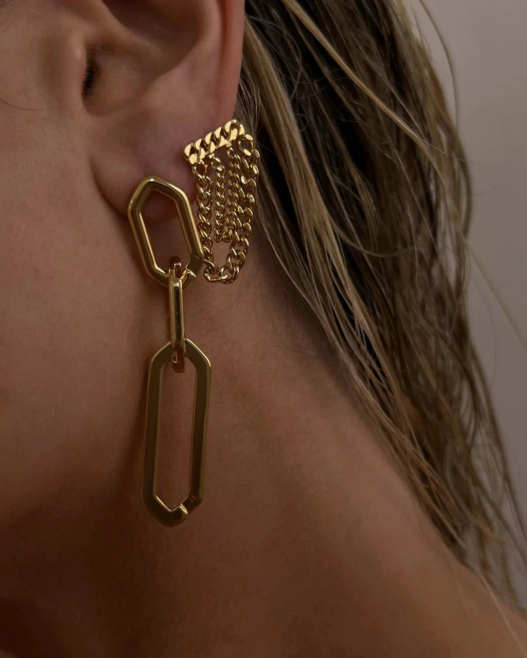 Aretes con Cadena Colgante